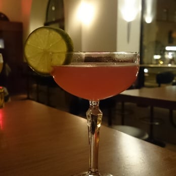 Storstad - Farligt god Cosmopolitan. - French Near Me - Stockholm, Alberta
