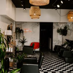 Fox and Pearl Salon