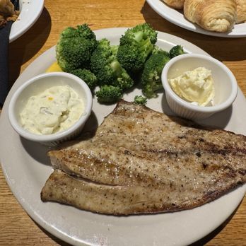 Rafferty's Restaurant & Bar - Catch of the day w/Broccoli - American Near Me - Nashville, Tennessee Rafferty's Restaurant & Bar - Catch of the day w/Broccoli - American Near Me - Nashville, Tennessee