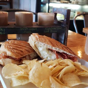 Pourfavor - Coffee & Tea Near Me - Virginia Beach, Virginia