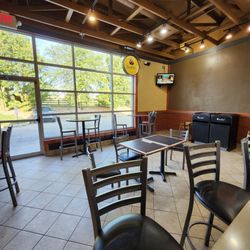 Pizza Hut - Seating area. Very clean.