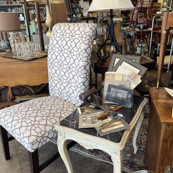 The Coop de Ville - Used, Vintage & Consignment Near Me - Medford, Oregon