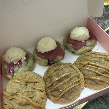 Crumbl - Union City - Blueberry pancake, peanut butter cookie - Bakeries Near Me - Union City, California