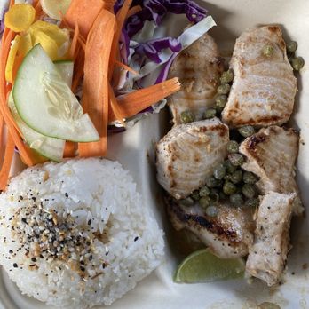Ka'ala Kitchen - Fish plate - Food Trucks Near Me - Waialua, Hawaii