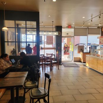 Tous Les Jours - Back of facility looking towards the front entrance - Coffee & Tea Near Me - Schaumburg, Illinois Tous Les Jours - Back of facility looking towards the front entrance - Coffee & Tea Near Me - Schaumburg, Illinois