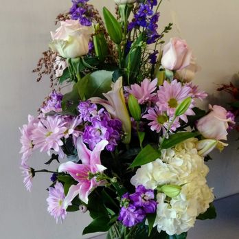 Beeutiful Blooms - Floral Designers Near Me Beeutiful Blooms - Floral Designers Near Me