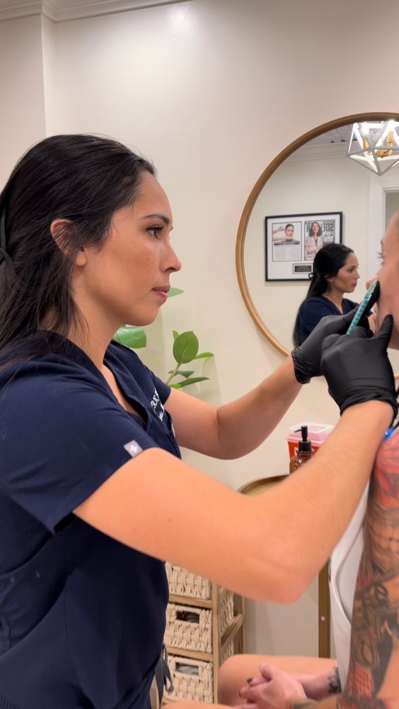 Aesthetics By Vivi Logo