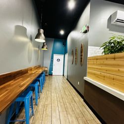 Poki Bar - Arcadia - Bar seating