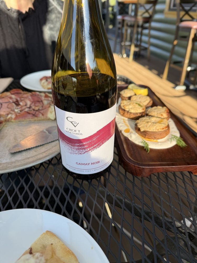 Croft Vineyards Logo