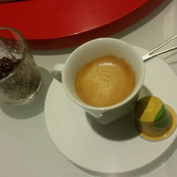 Boutique Nespresso - Cafézinho do Brasil e brigadeiro