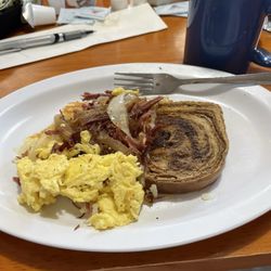 Homemade Cafe - Unbelievable flavor Corn beef hash