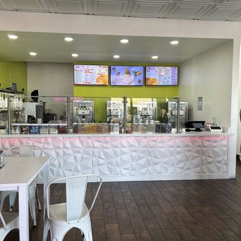 Swirls Soft Serve - Interior - Ice Cream & Frozen Yogurt Near Me - Upland, California Swirls Soft Serve - Interior - Ice Cream & Frozen Yogurt Near Me - Upland, California