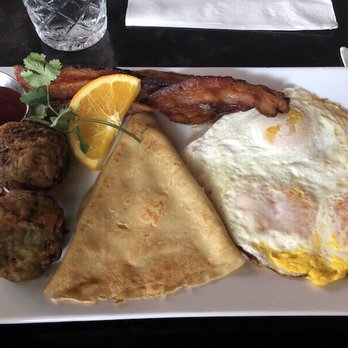 Blue Daisy - Organic scramble eggs with bacon (comes with a crepe, zucchini hash, and strawberry jam!) - Creperies Near Me - Santa Monica, California Blue Daisy - Organic scramble eggs with bacon (comes with a crepe, zucchini hash, and strawberry jam!) - Creperies Near Me - Santa Monica, California
