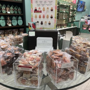 Honolulu Cookie Company - Desserts Near Me - Honolulu, Hawaii