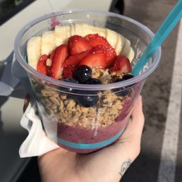 Banana berry açaí bowl! Banana berry açaí bowl!