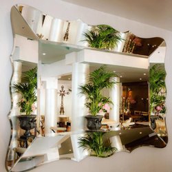 The North Melbourne Hotel - Plants and mirrors. Image credit: North Melbourne Hotel