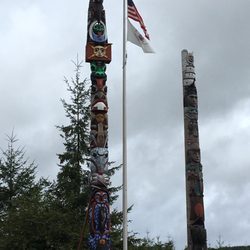 Salish Cliffs Grille