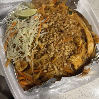 Thai Soon Restaurant - Chicken pad Thai - Thai Near Me - Richardson, Texas