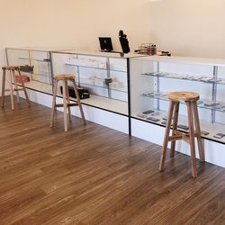 ICAREREPAIR - Inside of the store