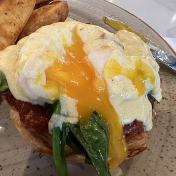 OEB Breakfast Co. - Ordered medium poached got soft. - Breakfast & Brunch Near Me - North Vancouver, British Columbia OEB Breakfast Co. - Ordered medium poached got soft. - Breakfast & Brunch Near Me - North Vancouver, British Columbia