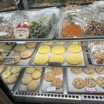 Carlo's Bakery - Bakeries Near Me - Las Vegas, Nevada
