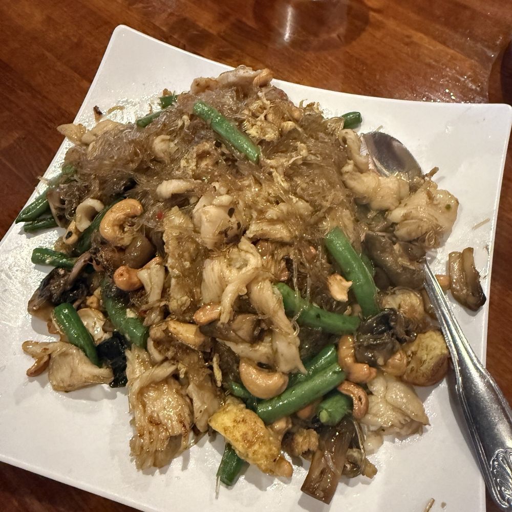 My Thai Kitchen - Glass noodles with chicken and veggies - Thai Near Me - Roseville, California My Thai Kitchen - Glass noodles with chicken and veggies - Thai Near Me - Roseville, California