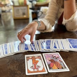 Katie Sloan Astrologer & Tarot reader