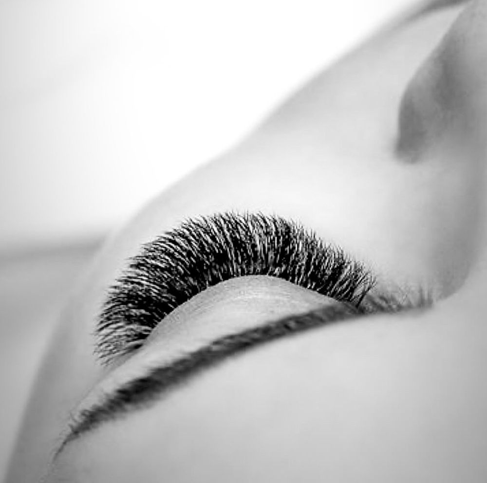 Lashed by Jen 805 Logo