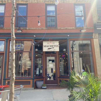 Señor Machetes - Outside of the restaurant - Mexican Near Me - Madison, Wisconsin