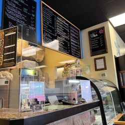Kiawe Island Bistro - Inside counter