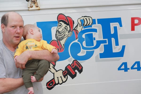 DJE Plumbing & Heating Logo