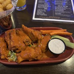 Charles Village Pub & Patio - Wings were tasty