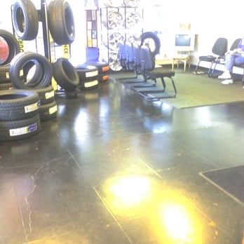 Wheel Works - waiting area - Tires Near Me - San Mateo, California Wheel Works - waiting area - Tires Near Me - San Mateo, California