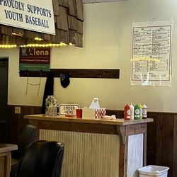 J R's Family Reunion Bar & Grill