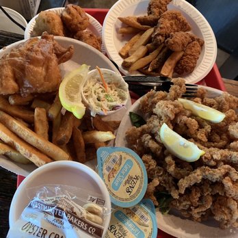 Flo's Clam Shack - Seafood Near Me - Middletown, Rhode Island