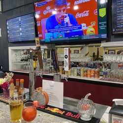 Mariscos Al Encanto - Craft and imported beers on tap