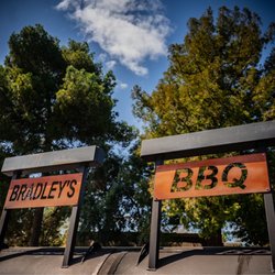 Bradley’s BBQ & Catering - A nice spot, a nice smoker, a beautiful day!