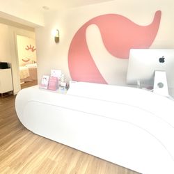 Chic Lash Boutique - Reception Welcome!
