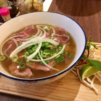 Pho Viet - Phó Tái (rauw rundsvlees) - Vietnamese Near Me - Antwerp, VAN Pho Viet - Phó Tái (rauw rundsvlees) - Vietnamese Near Me - Antwerp, VAN