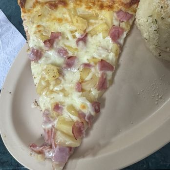 Mamma Mia Pizzeria - Hawaiian Pizza - Pizza Near Me - Miami, Florida