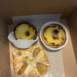 Colonial Bakery - Fresh...right out of the oven!