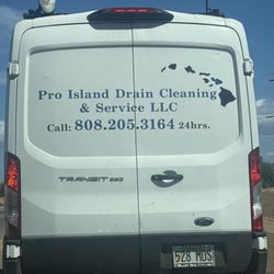 Pro Island Drain Cleaning & Service - This van cut us off last minute and gave us the finger.  way to go representing your business.