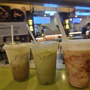 Mini Monster Cafe - Super delicious! Perfect sweet treat for a hot day - Coffee & Tea Near Me - Honolulu, Hawaii