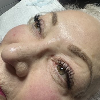 Senia Esthetics - Classic lash extensions - Eyelash Service Near Me Senia Esthetics - Classic lash extensions - Eyelash Service Near Me