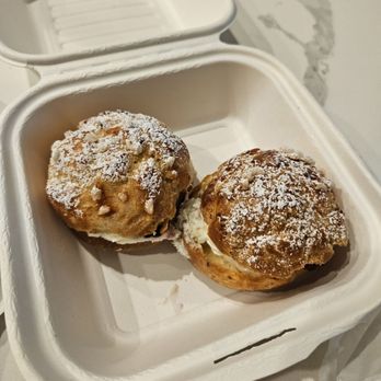 Oak Cliff Bread - Blackberry cream puff - Bakeries Near Me - Dallas, Texas