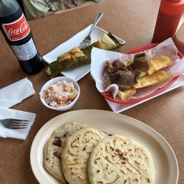 Yuca Con Chicharron