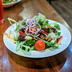 Shugrue's Restaurant & Bar - Half order breeze salad