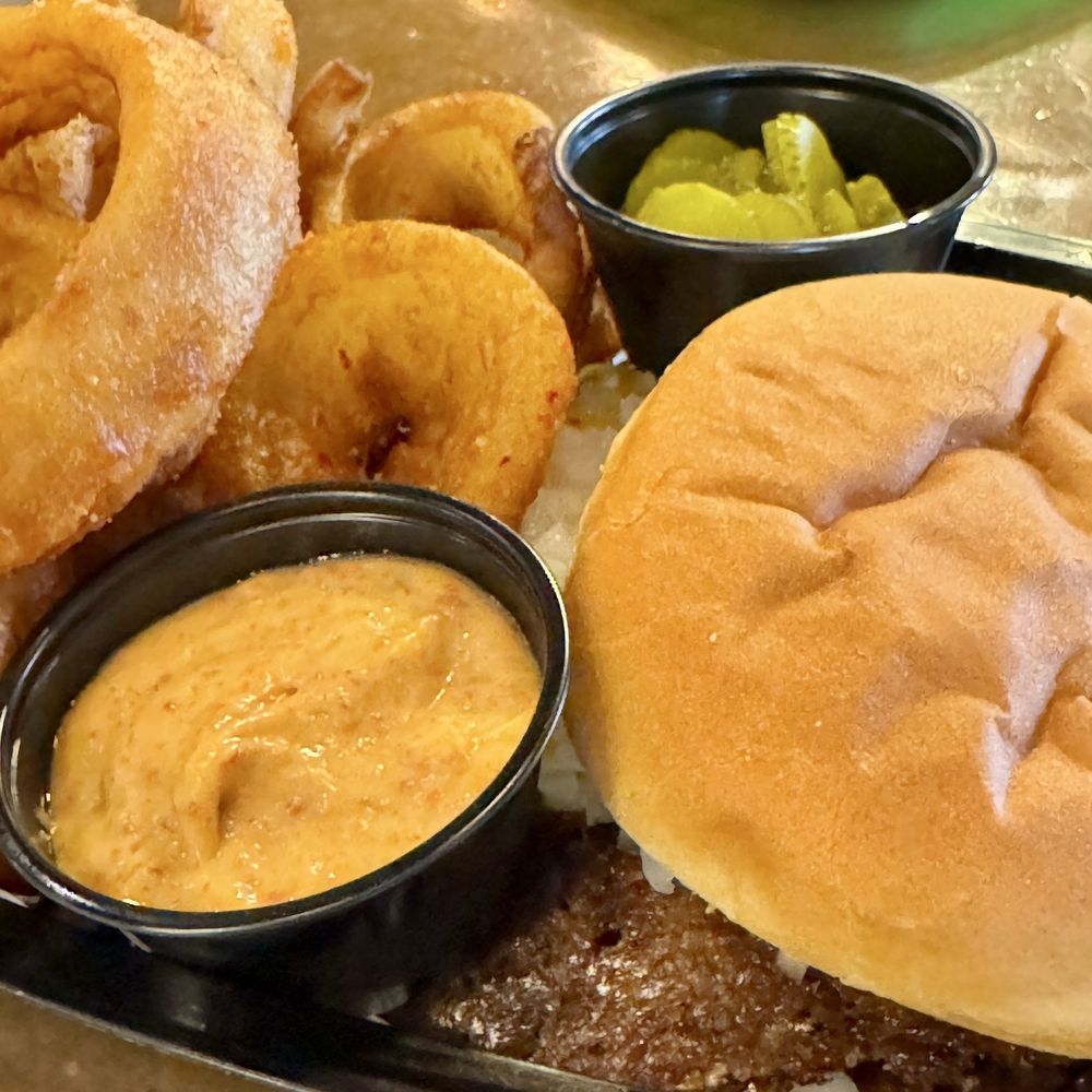 Fox Den - Burgers Near Me - Milwaukee, Wisconsin Fox Den - Burgers Near Me - Milwaukee, Wisconsin