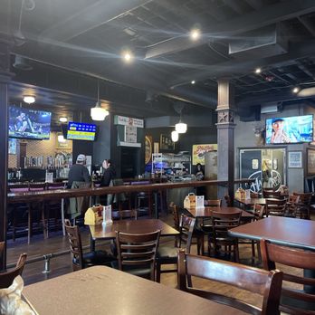 Harry's Detroit Bar & Grill - Antes del juego - Sports Bars Near Me - Detroit, Michigan Harry's Detroit Bar & Grill - Antes del juego - Sports Bars Near Me - Detroit, Michigan