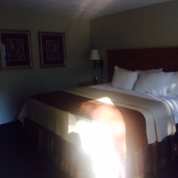 Best Western Plus Cold Spring - Bed (Room 19) - Hotels Near Me - Plymouth, Massachusetts Best Western Plus Cold Spring - Bed (Room 19) - Hotels Near Me - Plymouth, Massachusetts